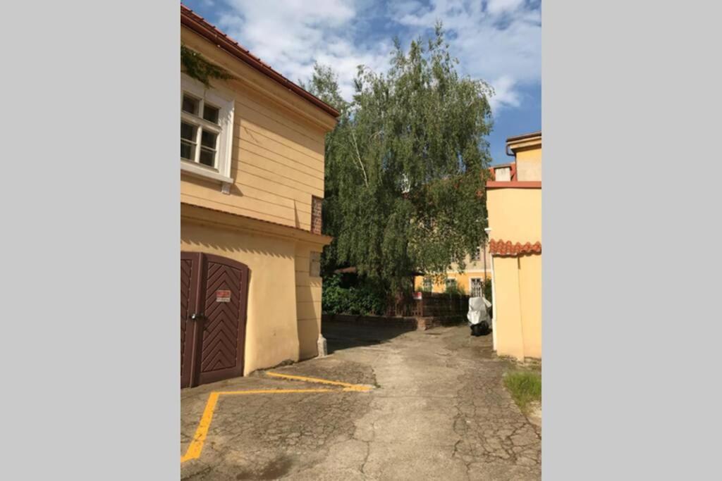 Rose Apartments / Romantic & Cozy / City Center Прага Екстериор снимка