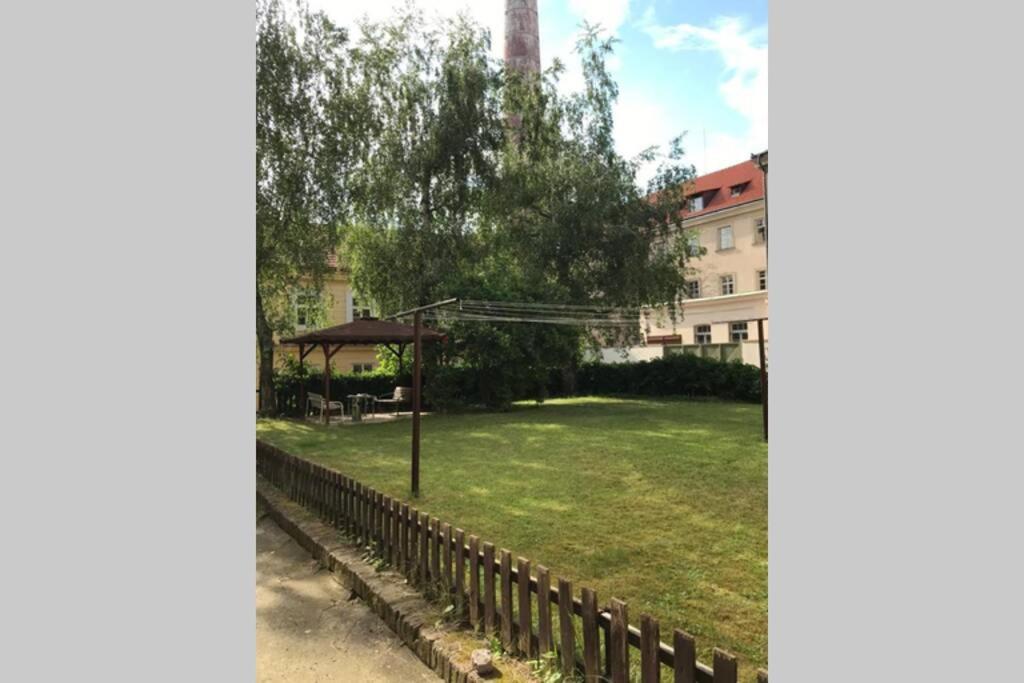 Rose Apartments / Romantic & Cozy / City Center Прага Екстериор снимка