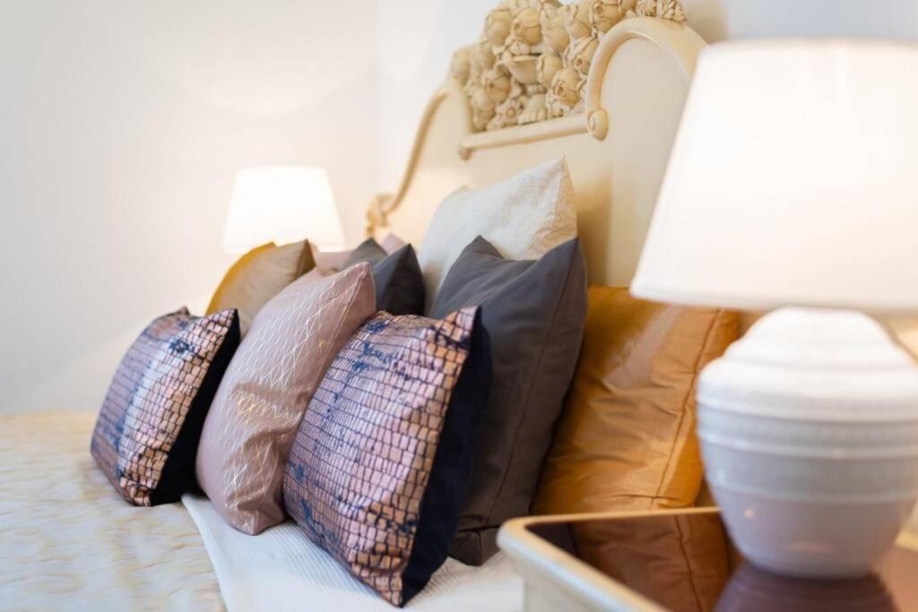 Rose Apartments / Romantic & Cozy / City Center Прага Екстериор снимка