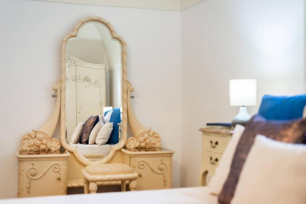 Rose Apartments / Romantic & Cozy / City Center Прага Екстериор снимка